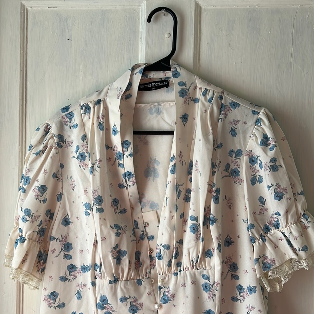 Floral Lace up blouse
